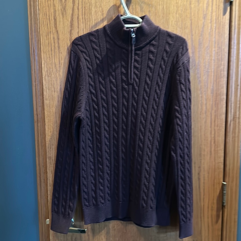 Men’s Denver Hayes sweater, maroon colour, never worn! Size small.